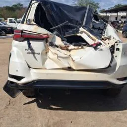 SUCATAToyota SW4 2022 2.8 Tdi Srx Diamond 7l 4x4 Aut. 5p  PARA RETIRADA DE PEÇAS